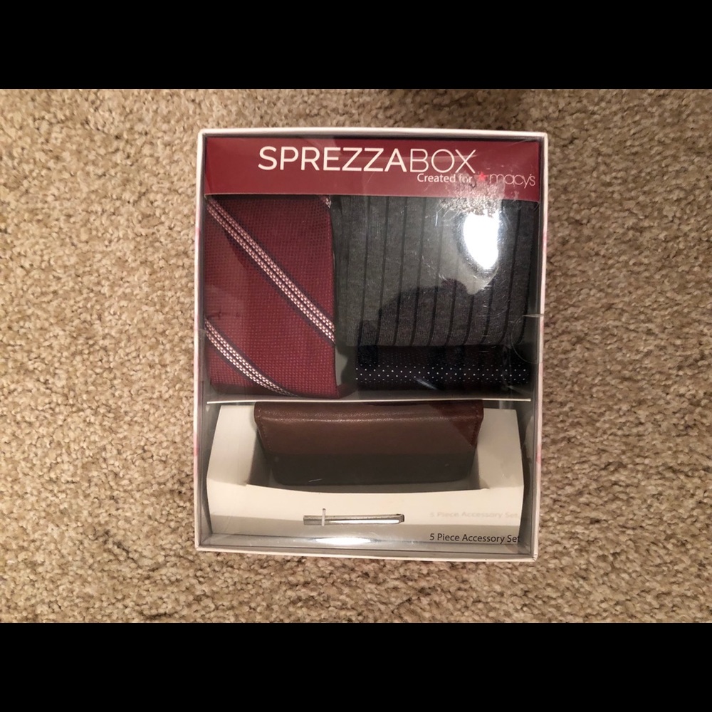 $90 value!!!! Sprezza Box 5 Piece Accessory Set
